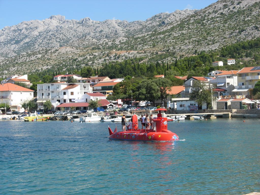 Apartments Mira Starigrad Paklenica Bagian luar foto