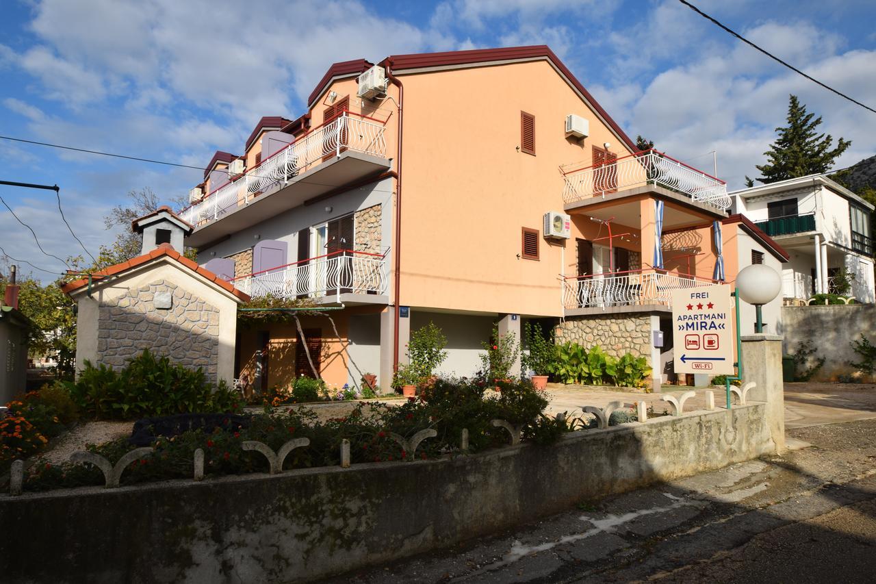 Apartments Mira Starigrad Paklenica Bagian luar foto