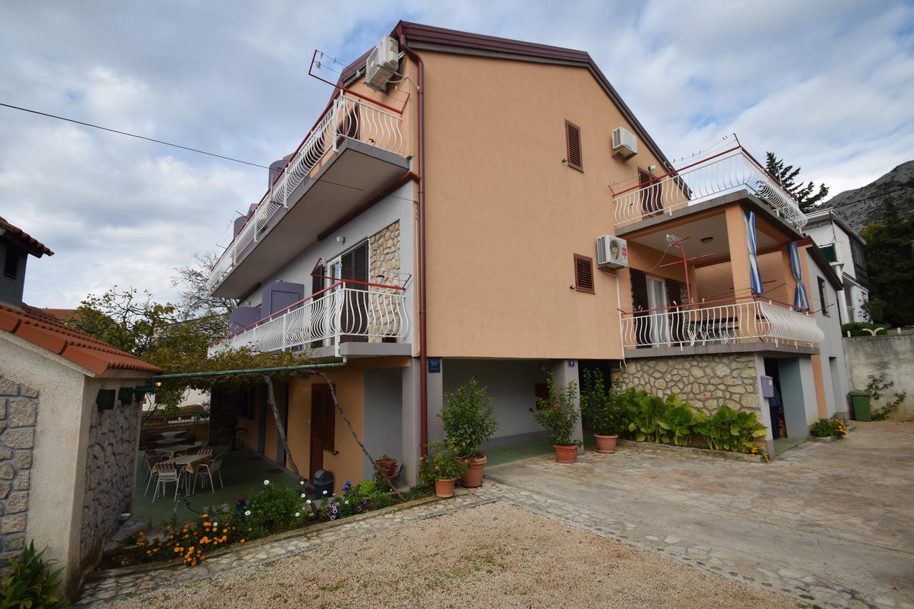 Apartments Mira Starigrad Paklenica Ruang foto