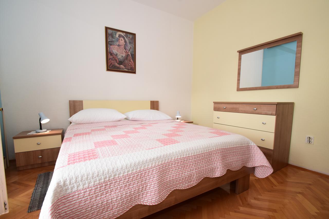 Apartments Mira Starigrad Paklenica Ruang foto