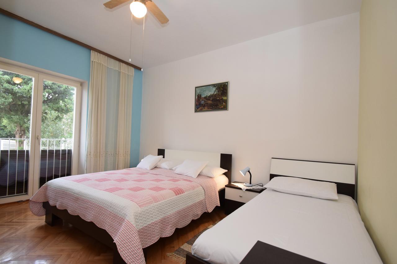 Apartments Mira Starigrad Paklenica Ruang foto