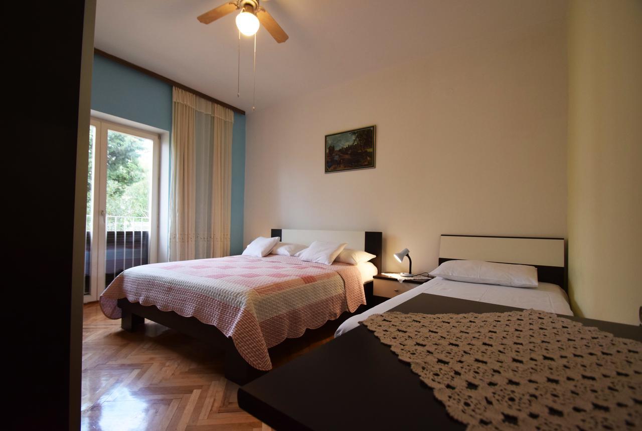 Apartments Mira Starigrad Paklenica Ruang foto