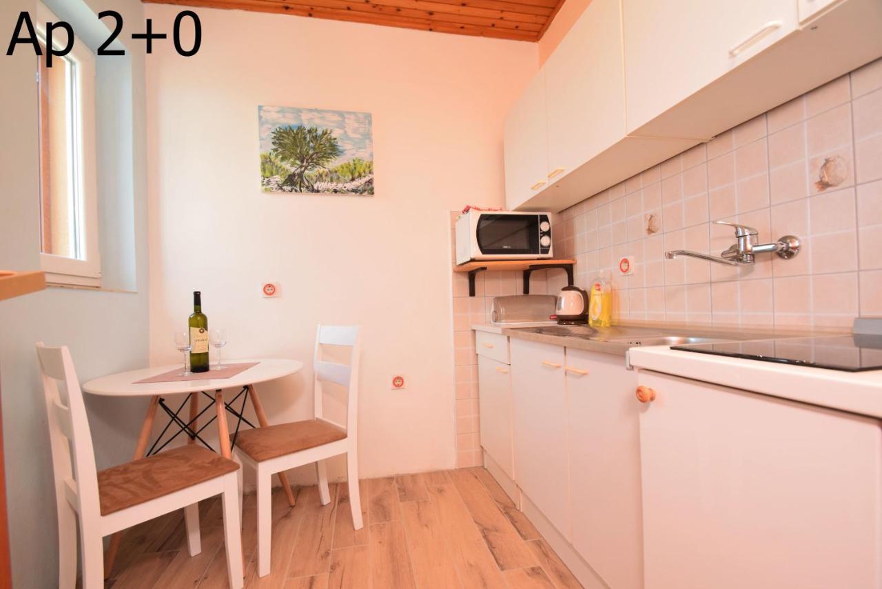 Apartments Mira Starigrad Paklenica Bagian luar foto
